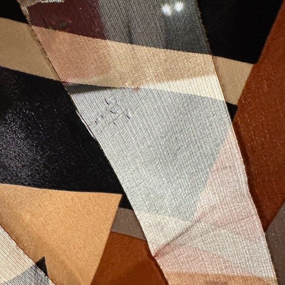 Jones New York Silk Scarf 20.5” Square Geometric Neutral Print Tan Black Browns - Picture 9 of 10